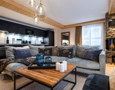 Falcon Lodge G12
